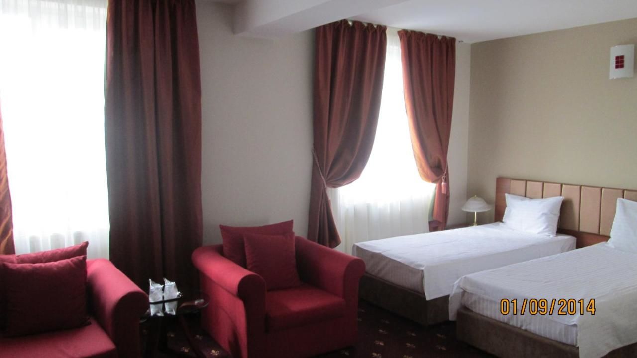 Отель Hotel Bistrita Бакэу-7